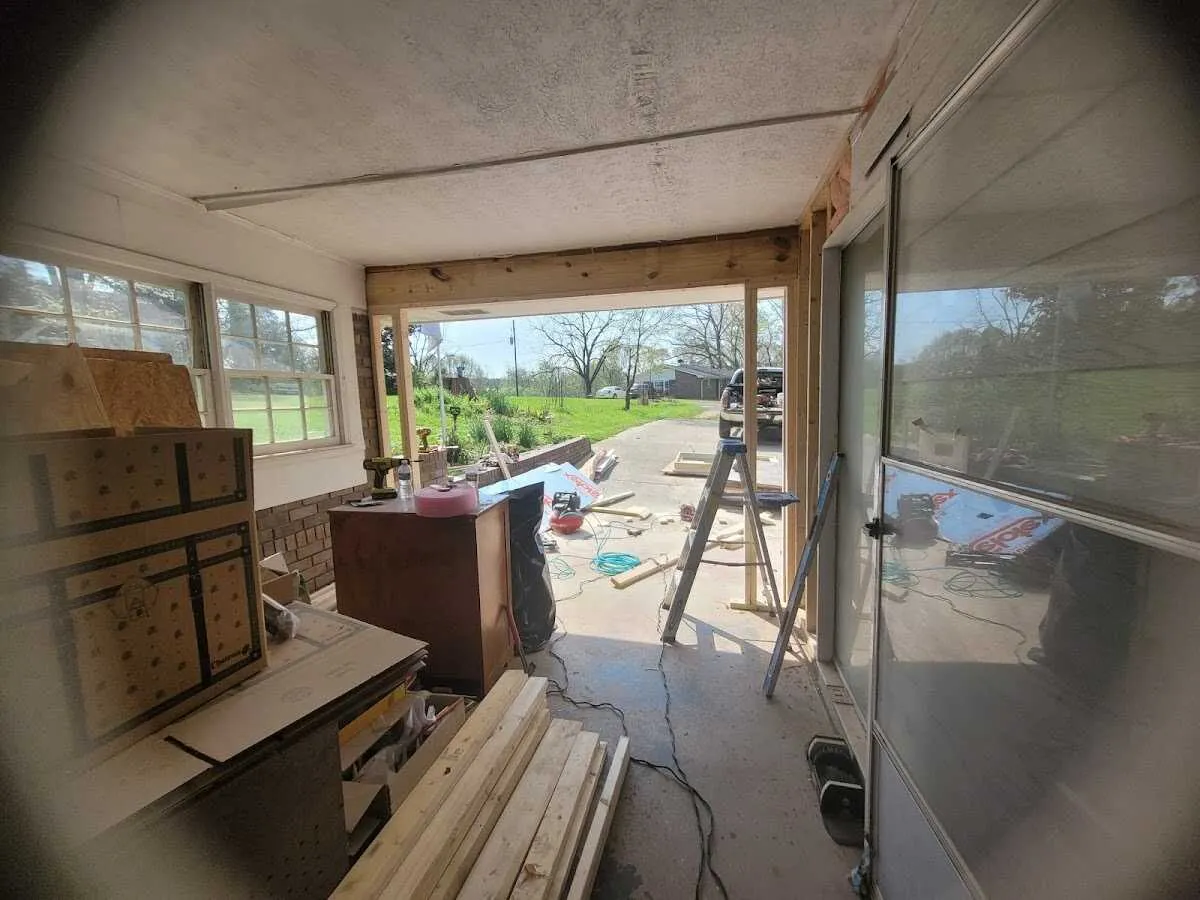 Air movers and dehumidifier for Water Mitigation Services in Jennings